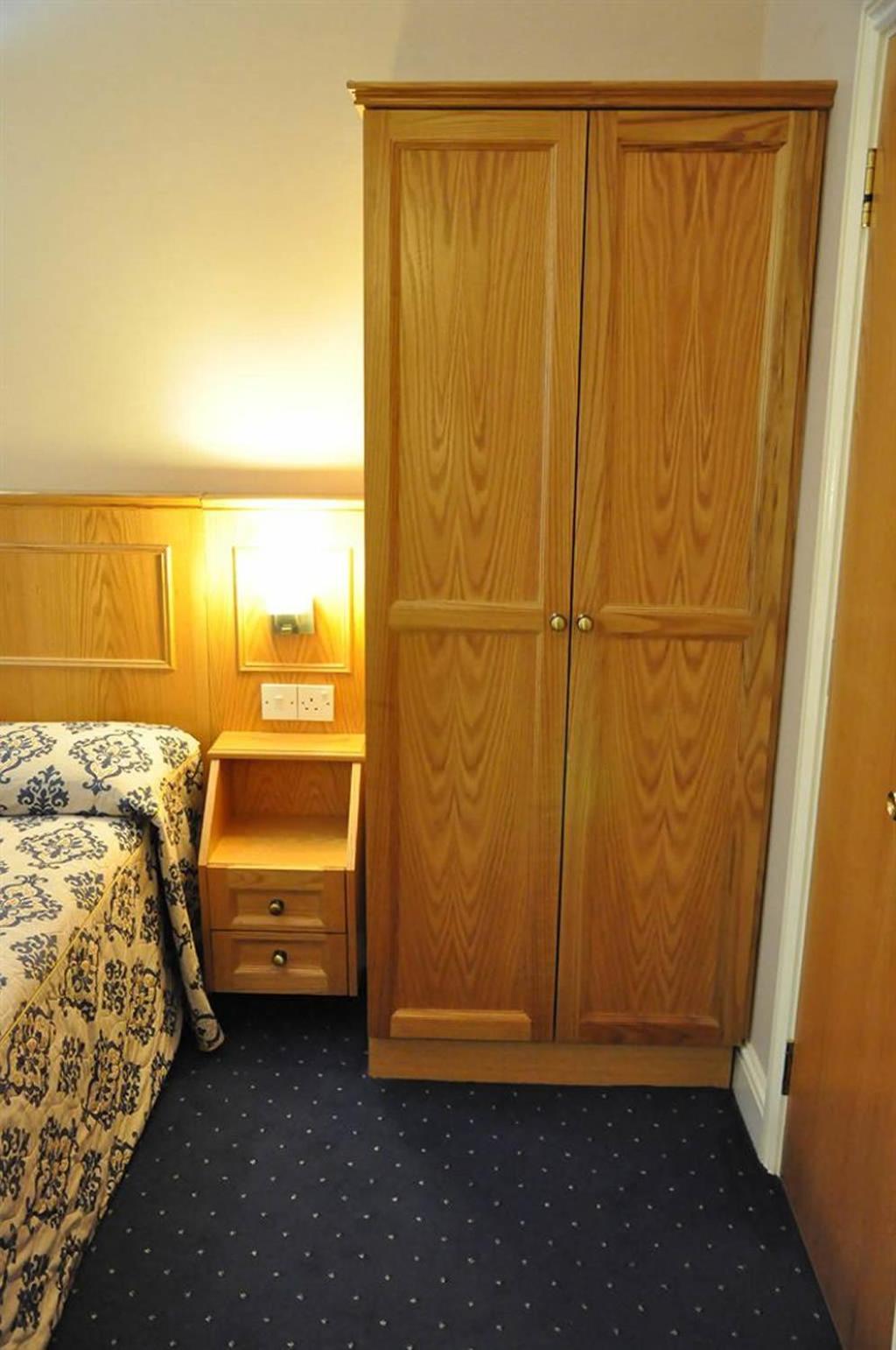 Triple Room with Bathroom,1208850355:JPEG